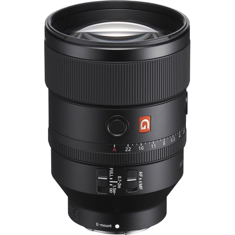 Sony FE 135mm f1.8 GM có trọng lượng tương đối nhẹ và cực kỳ bền