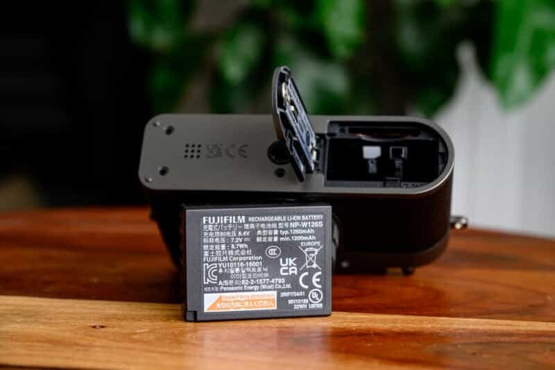 Review Fujifilm X Half: Pin và thời lượng hoạt động5