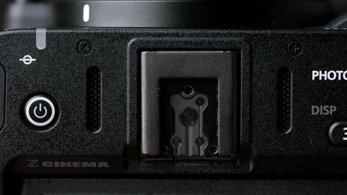 Nikon Zr có hệ thống micro Ozo hoàn toàn mới