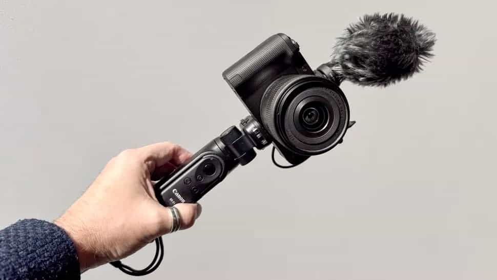 Micro của Canon EOS R50 V được nâng cấp