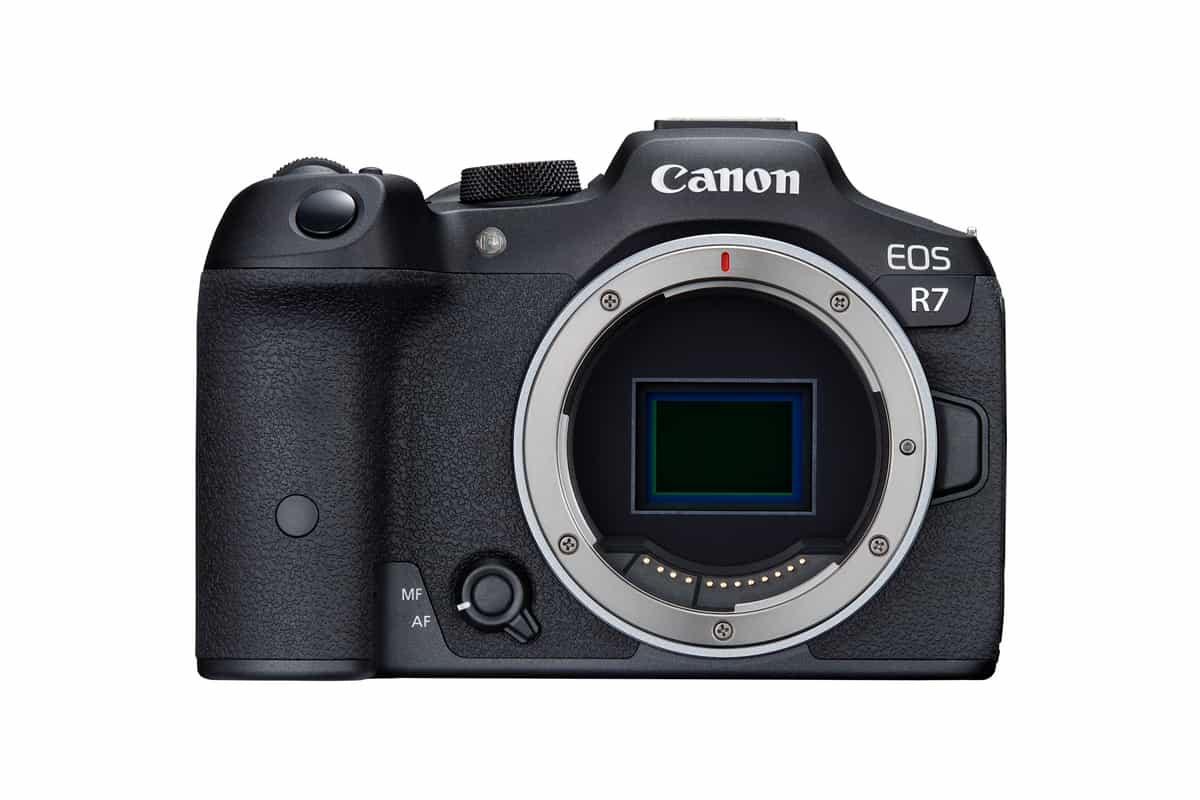 Canon EOS R7 có khả năng quay video UHD 4K